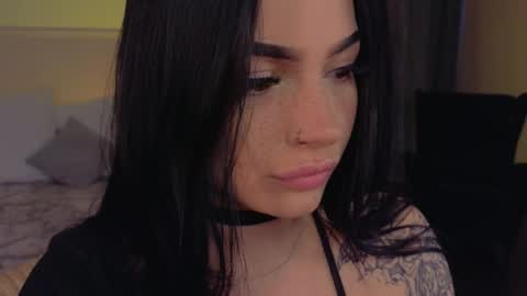 Snapshot of lisaaaliss chatting on 05-10-26, 11:48 lisaaaliss online show from 05-10-26, 11:48