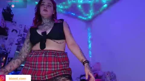 Snapshot of lisacasandra chatting on 02-12-26, 12:27 lisacasandra online show from 02-12-26, 12:27