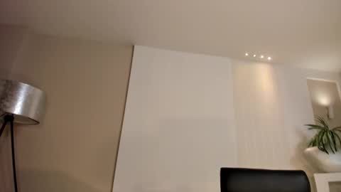 Lisa  Flowers online show from 02-11-26, 11:04