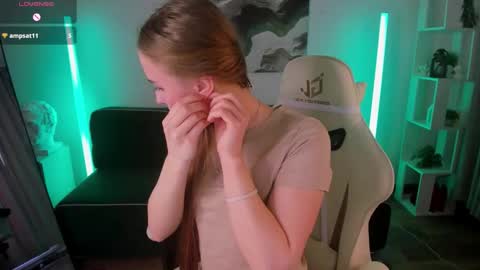 Lisa online show from 02-24-26, 08:01