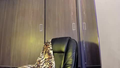 lisainthesky online show from 02-19-25, 08:31