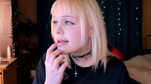 -Lisa- Help me to reach 100 thumbs up3 online show from 10-02-25, 04:14