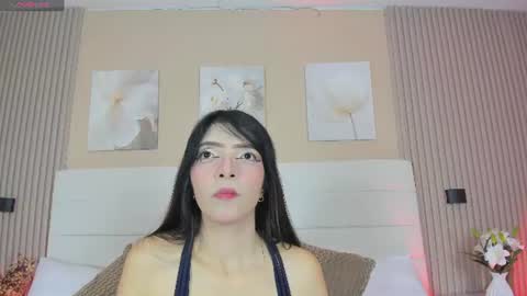 Snapshot of lisalain chatting on 06-24-26, 11:53 lisa online show from 06-24-26, 11:53
