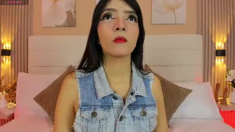 Snapshot of lisalain chatting on 07-01-26, 11:56 lisa online show from 07-01-26, 11:56