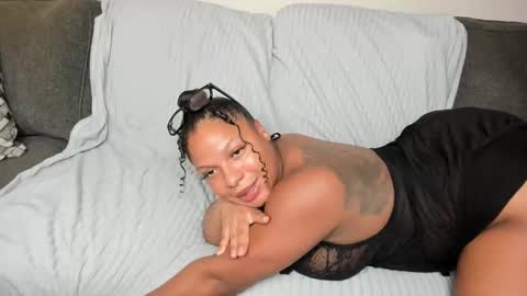 lisaloves6ix9 online show from 05-22-26, 05:25