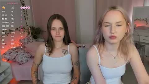 Lisa blonde  Alisa brunette online show from 06-11-26, 12:32