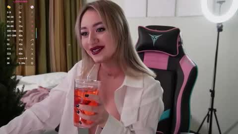   LISA   online show from 12-16-25, 03:28