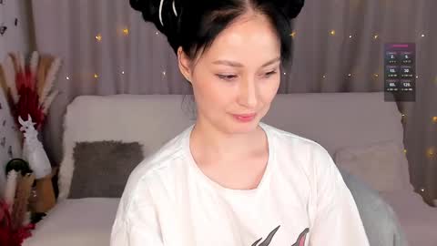 Snapshot of lisamooore chatting on 02-15-25, 03:28 Lisa Moore online show from 02-15-25, 03:28