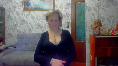 Snapshot of lisasimsx chatting on 02-13-26, 12:17 Lisasimsxs online show from 02-13-26, 12:17