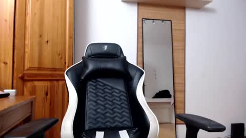 Snapshot of lisaskybaby chatting on 01-25-25, 07:07 Lisaskybaby online show from 01-25-25, 07:07