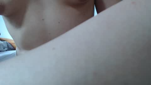Snapshot of lisaskybaby chatting on 06-17-26, 05:54 Lisaskybaby online show from 06-17-26, 05:54