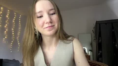 lisasmall online show from 06-11-26, 06:17