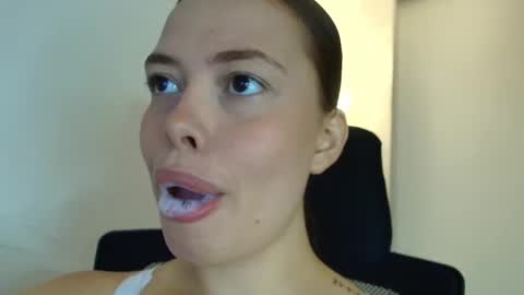 Lisbet online show from 12-04-25, 07:22