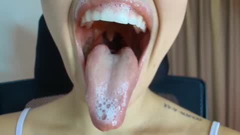 Lisbet online show from 03-27-26, 10:31