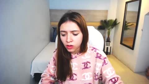 Snapshot of liseth_fox chatting on 12-07-24, 12:45 Liseth Fox online show from 12-07-24, 12:45