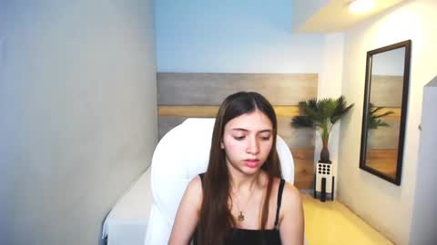 Snapshot of liseth_fox chatting on 12-19-24, 07:40 Liseth Fox online show from 12-19-24, 07:40