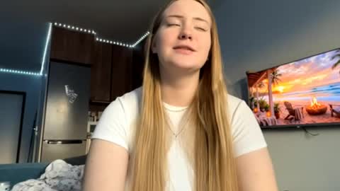 Snapshot of lisi_kiss_ chatting on 05-16-26, 05:12 Aurora online show from 05-16-26, 05:12