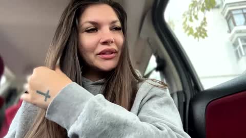 Snapshot of lissa__1 chatting on 11-05-25, 10:04 Lissa online show from 11-05-25, 10:04