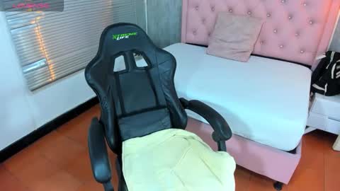 L I S S A  online show from 11-14-25, 03:38