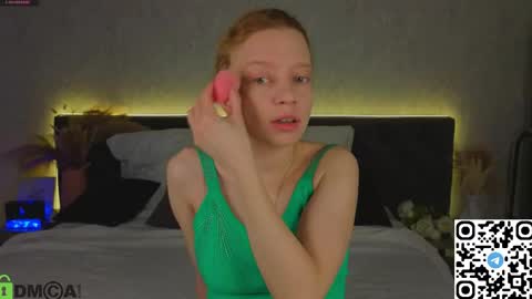 Lissa online show from 04-25-26, 01:30