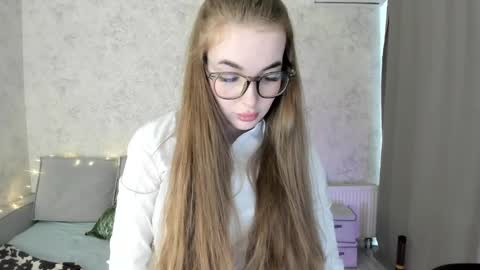 Lissa online show from 11-06-25, 06:03