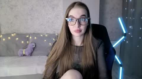 Lissa online show from 04-19-26, 04:28