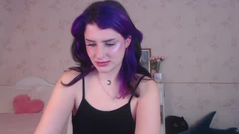 Snapshot of lissalucy chatting on 04-28-26, 09:25 Alice Dont forget to thumbs up its very important online show from 04-28-26, 09:25