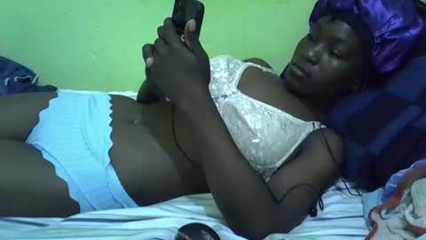 Snapshot of lisssa01 chatting on 09-18-25, 12:29 lisssa01 online show from 09-18-25, 12:29