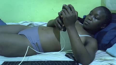 Snapshot of lisssa01 chatting on 12-03-25, 07:12 lisssa01 online show from 12-03-25, 07:12