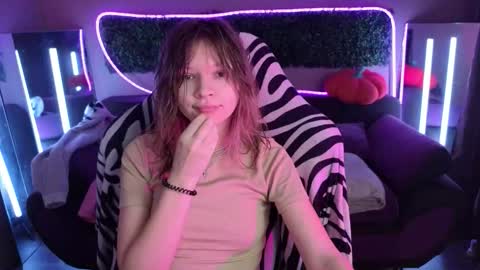 Lena online show from 11-18-25, 09:03