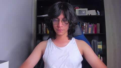 Snapshot of literateboy chatting on 12-23-25, 01:36 Literateboy online show from 12-23-25, 01:36