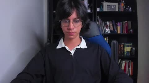 Snapshot of literateboy chatting on 01-06-26, 01:31 Literateboy online show from 01-06-26, 01:31