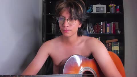 Snapshot of literateboy chatting on 01-15-26, 01:43 Literateboy online show from 01-15-26, 01:43