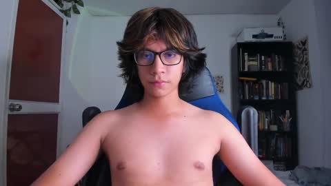 Snapshot of literateboy chatting on 02-10-26, 01:43 Literateboy online show from 02-10-26, 01:43