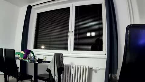 Snapshot of litlle_cockie chatting on 01-05-25, 05:51 Little Cockie online show from 01-05-25, 05:51