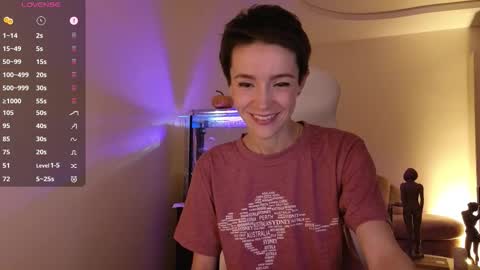 Snapshot of litllle_alis_a chatting on 10-27-25, 08:24 Alisa online show from 10-27-25, 08:24