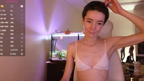 Snapshot of litllle_alis_a chatting on 11-02-25, 09:17 Alisa online show from 11-02-25, 09:17