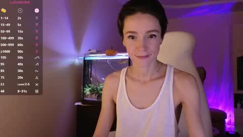 Snapshot of litllle_alis_a chatting on 11-16-25, 09:09 Alisa online show from 11-16-25, 09:09