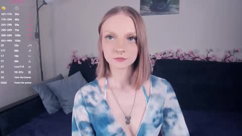 Snapshot of little__caprice chatting on 11-07-25, 07:19 Bella online show from 11-07-25, 07:19