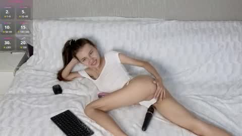 Snapshot of little__lunaa chatting on 07-24-26, 10:57 online show from 07-24-26, 10:57