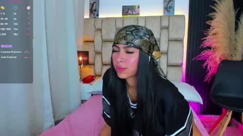 Snapshot of little__sophie18 chatting on 05-12-26, 08:06 Sophie ---- connected from 1400 to 2100 Colombia time online show from 05-12-26, 08:06