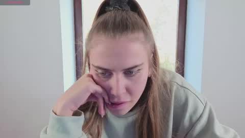 Snapshot of little_cu1tie chatting on 10-20-25, 07:20 Margo online show from 10-20-25, 07:20