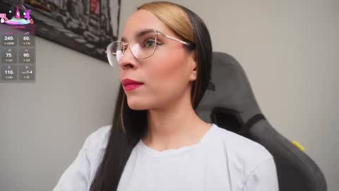 Snapshot of little_eli chatting on 11-13-25, 07:13 Help me reach 100 likes online show from 11-13-25, 07:13