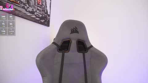 Snapshot of little_eli chatting on 11-14-25, 07:12 Help me reach 100 likes online show from 11-14-25, 07:12