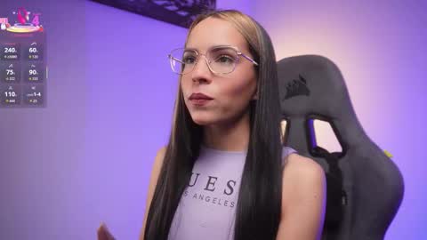 Snapshot of little_eli chatting on 12-05-25, 07:10 Help me reach 100 likes online show from 12-05-25, 07:10