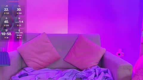 Ellie  online show from 11-19-25, 07:47