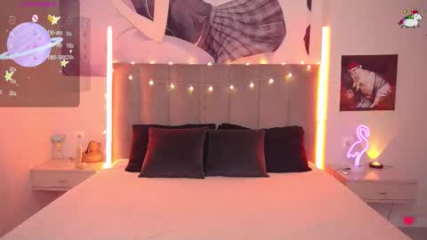 Snapshot of little_food_girl chatting on 09-10-25, 08:20 Jane online show from 09-10-25, 08:20