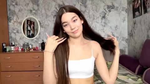 Viiola online show from 11-29-25, 05:10