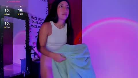 Snapshot of little_kayla_ chatting on 09-30-25, 12:04 kayla  Instagram kayla 71082 online show from 09-30-25, 12:04