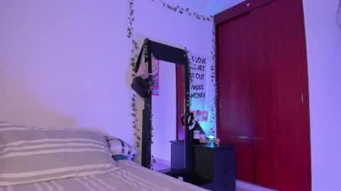 kayla  Instagram kayla 71082 online show from 05-23-26, 04:39